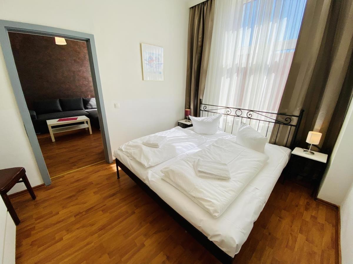 Doppelzimmer Zapfhahn, Direkt Am Alten Strom รอสต็อค ภายนอก รูปภาพ
