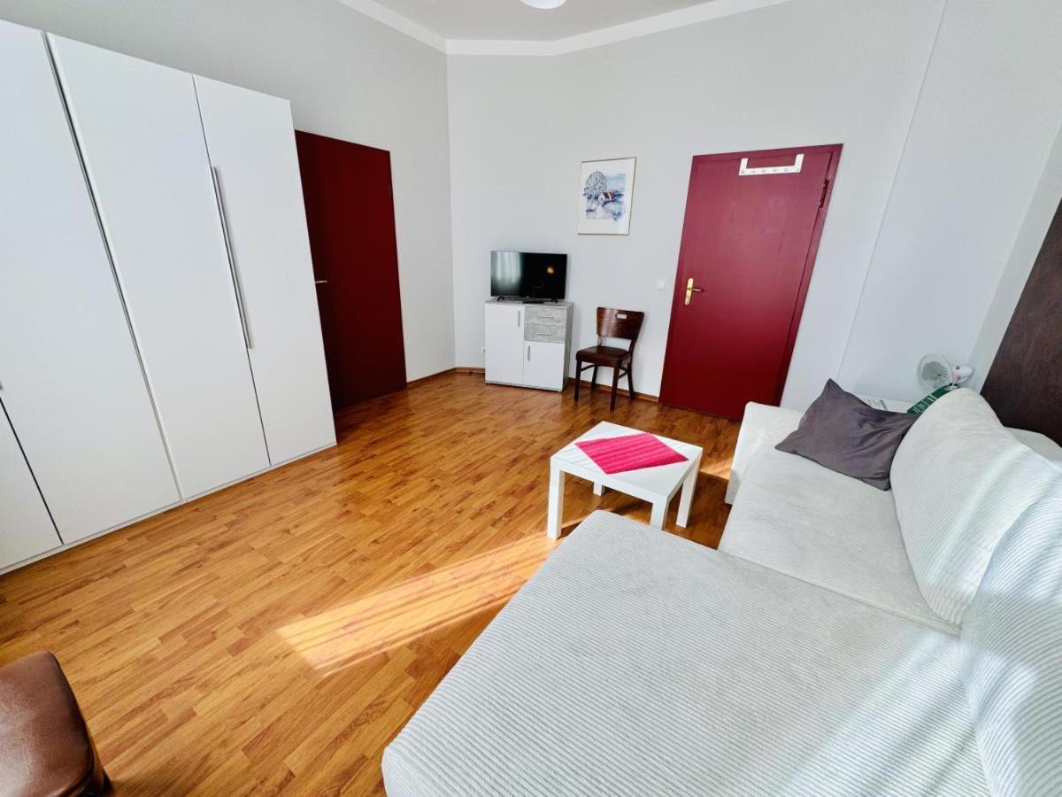 Doppelzimmer Zapfhahn, Direkt Am Alten Strom รอสต็อค ภายนอก รูปภาพ